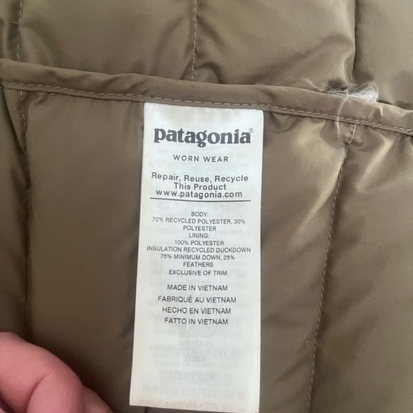 Patagonia Women's Khaki Puffer Jacket - Picture 4 of 6